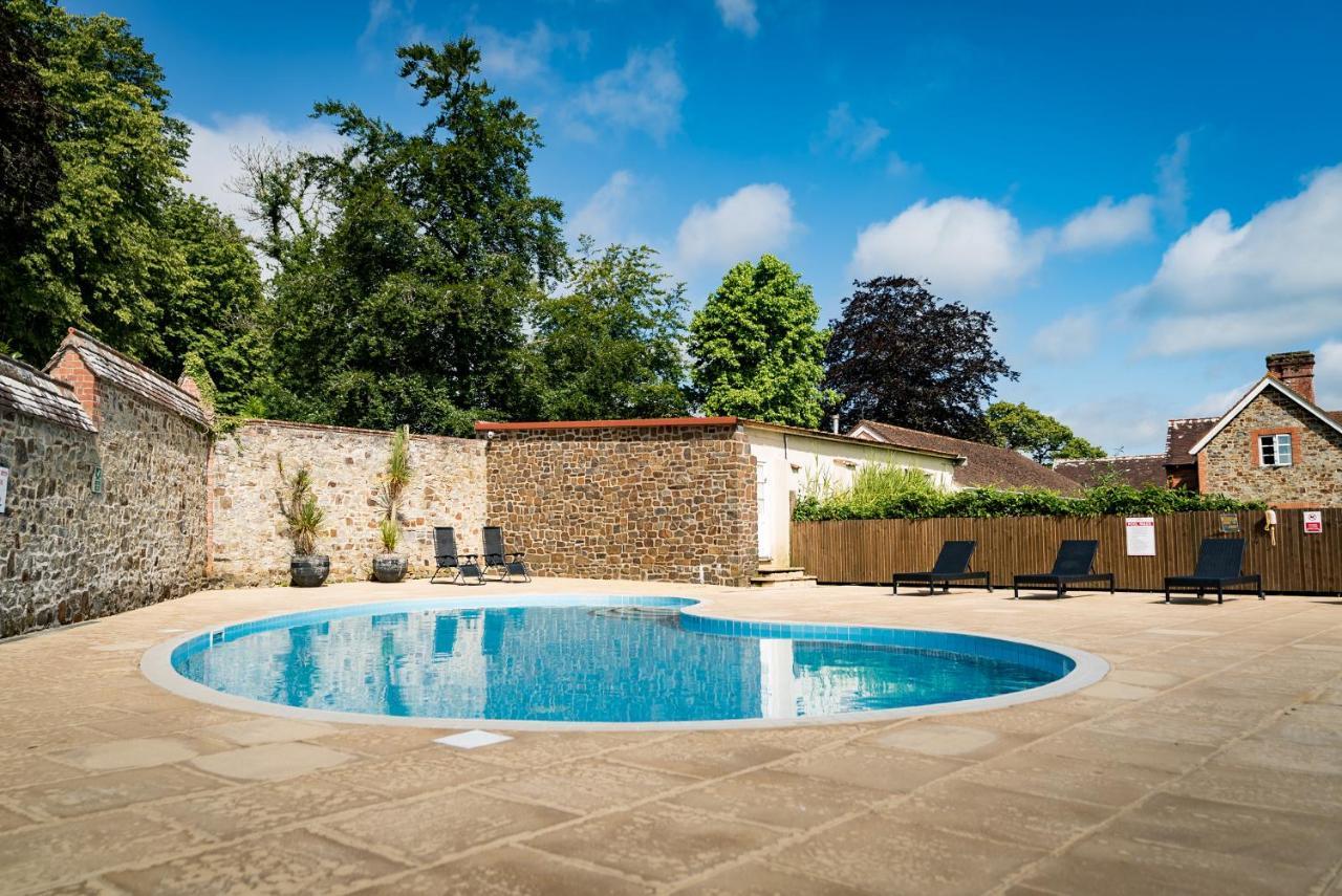 The Mole Resort - Hotel Rooms Umberleigh Esterno foto